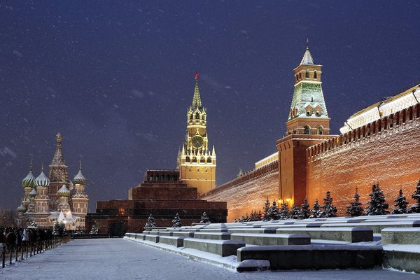 The-Kremlin-During-Snowfall-Picture